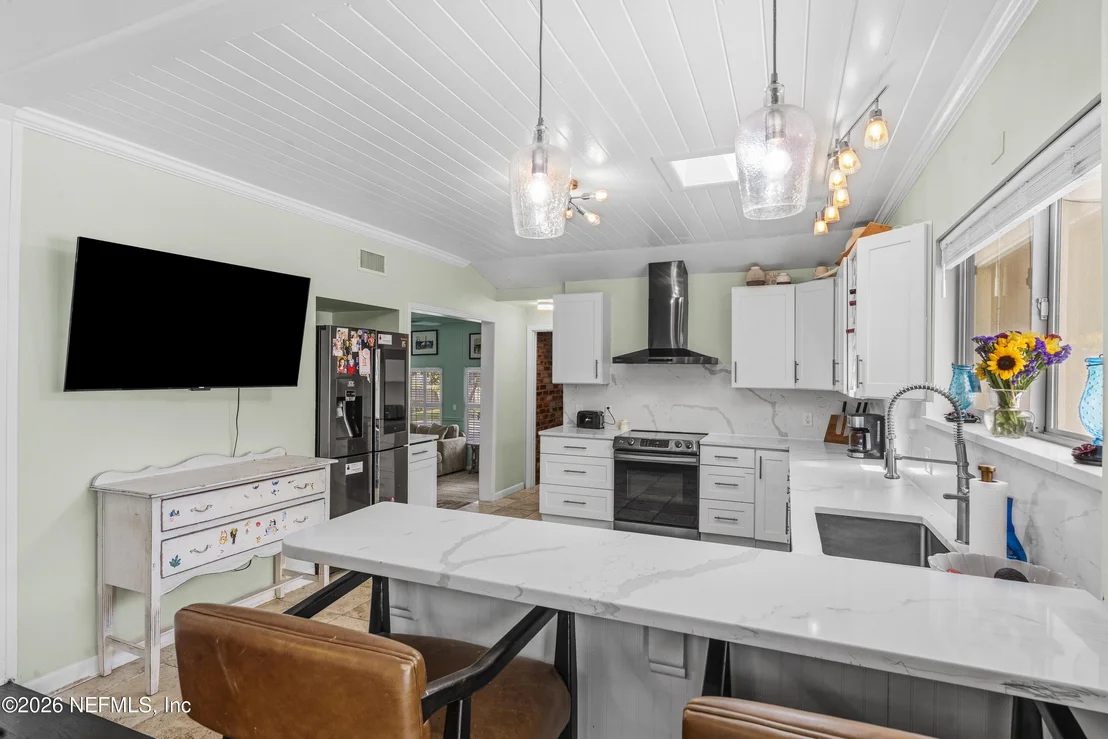 Photo of 4703 QUEEN Lane