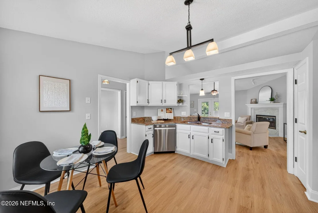 Photo of 572 COZYBROOK Lane