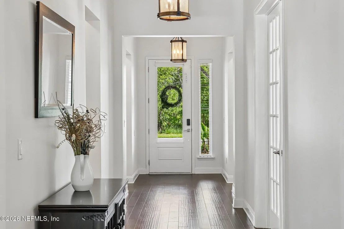 Photo of 152 CLOVERBROOK Road