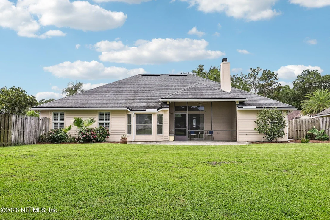 Photo of 372 MAPLEWOOD Drive