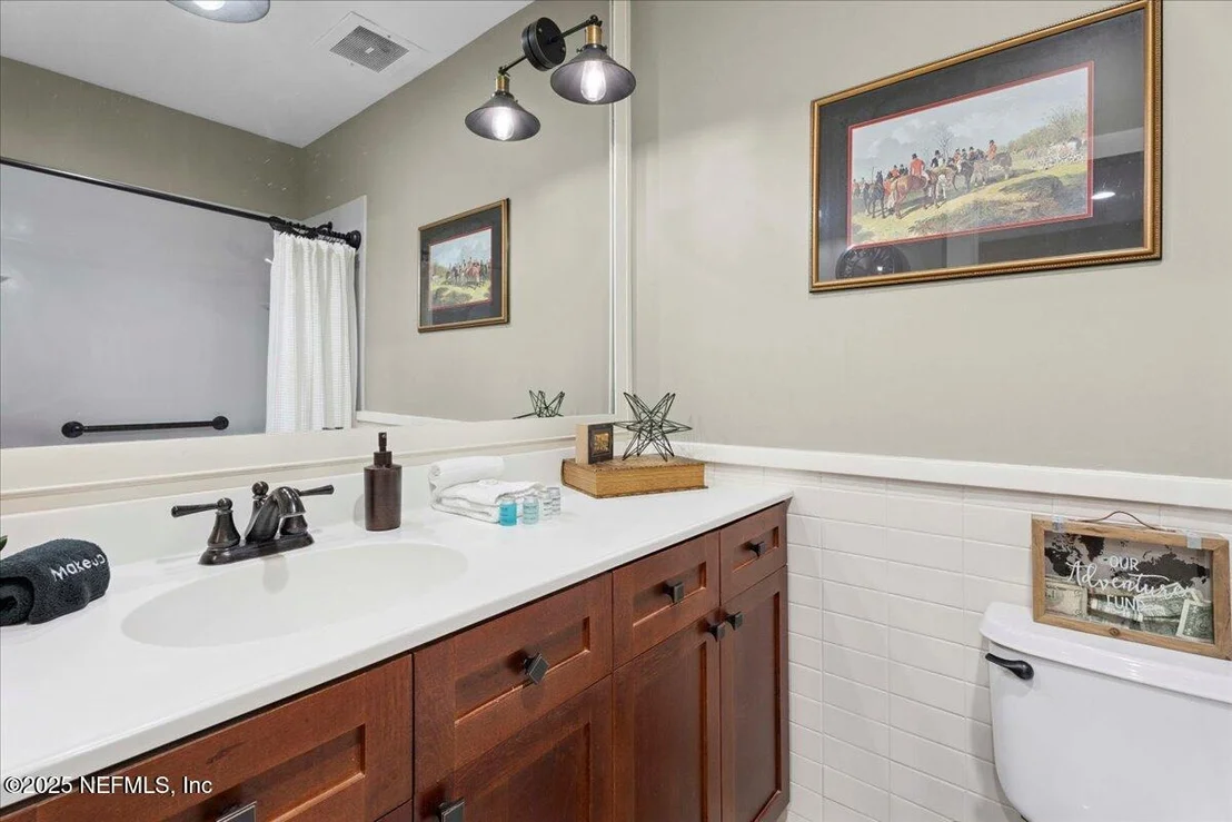 Photo of Unit 302 at 955 REGISTRY Boulevard