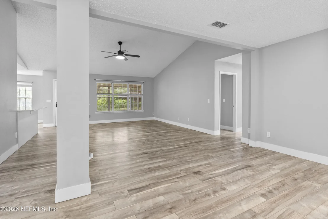 Photo of 7031 OAKRIDGE Loop