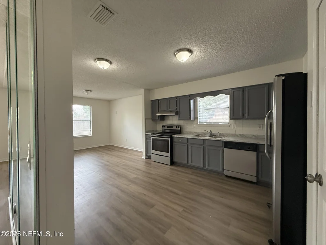 Photo of 8215 SAILMAKER Lane