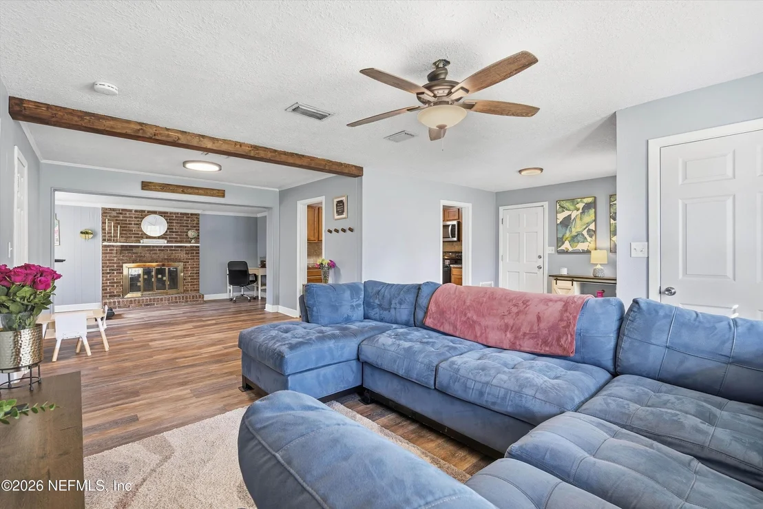 Photo of 2044 WEST Road