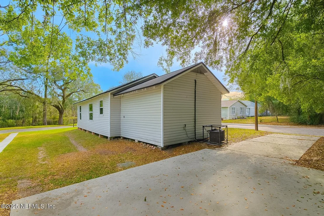 Photo of 804 WESTBROOK Road