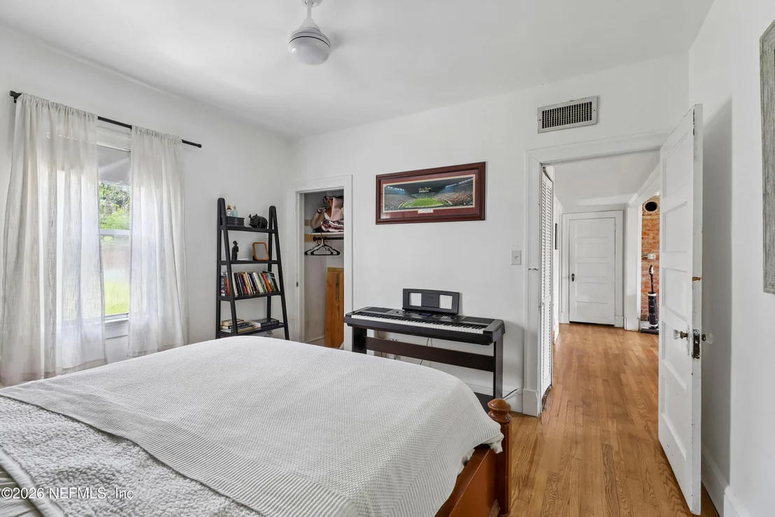 Photo of 2252 MILLS Road