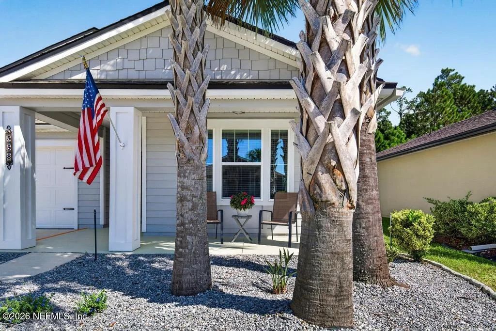 Photo of 558 PALACE Drive
