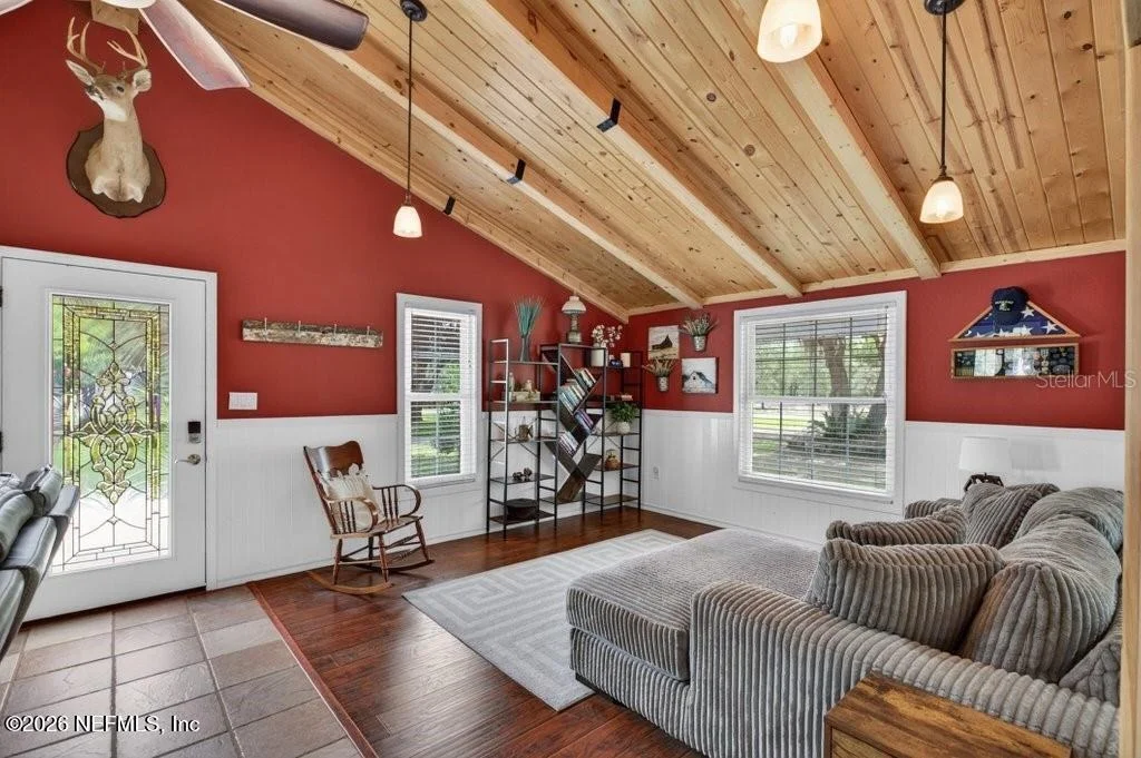 Photo of 121 DAREN Drive
