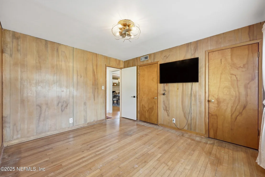 Photo of 1315 MAYFAIR Road
