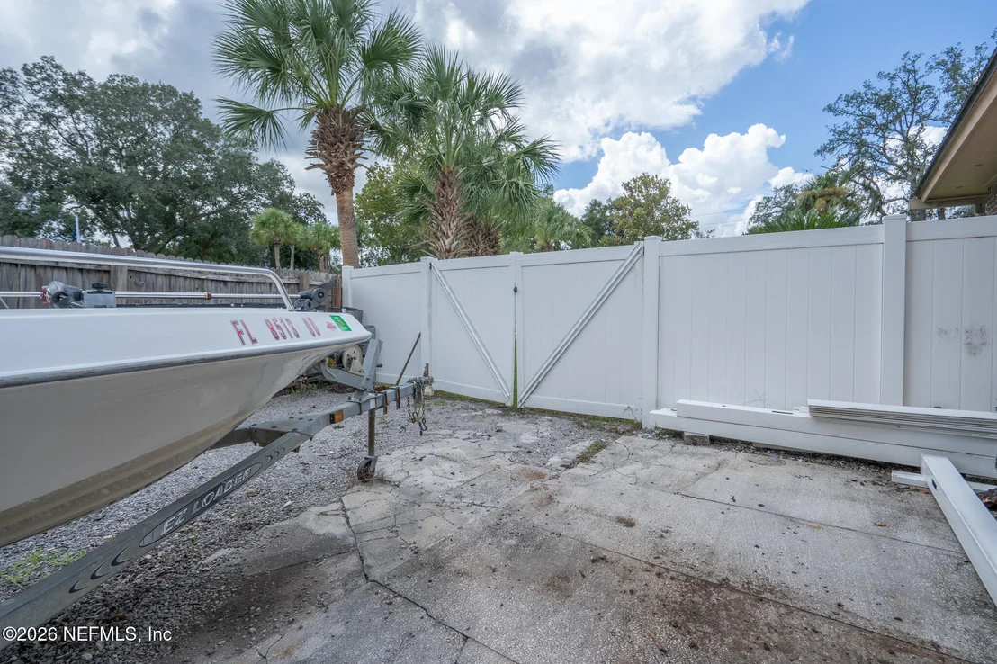 Photo of 377 FOXRIDGE Road