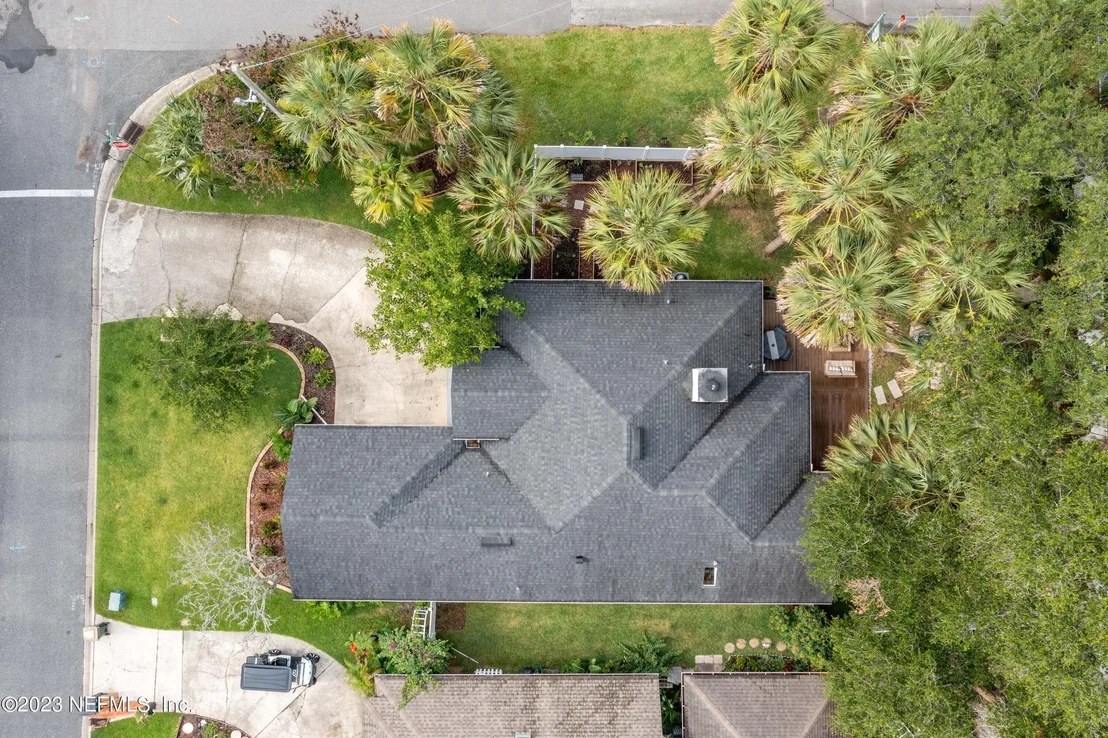 Photo of 1100 LINKSIDE Drive