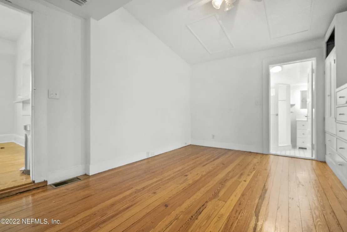 Photo of 60 ALMERIA Street