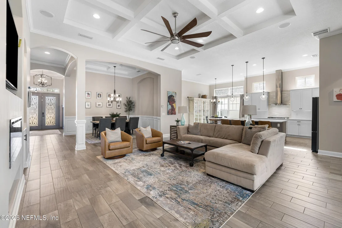 Photo of 447 GLENNEYRE Circle