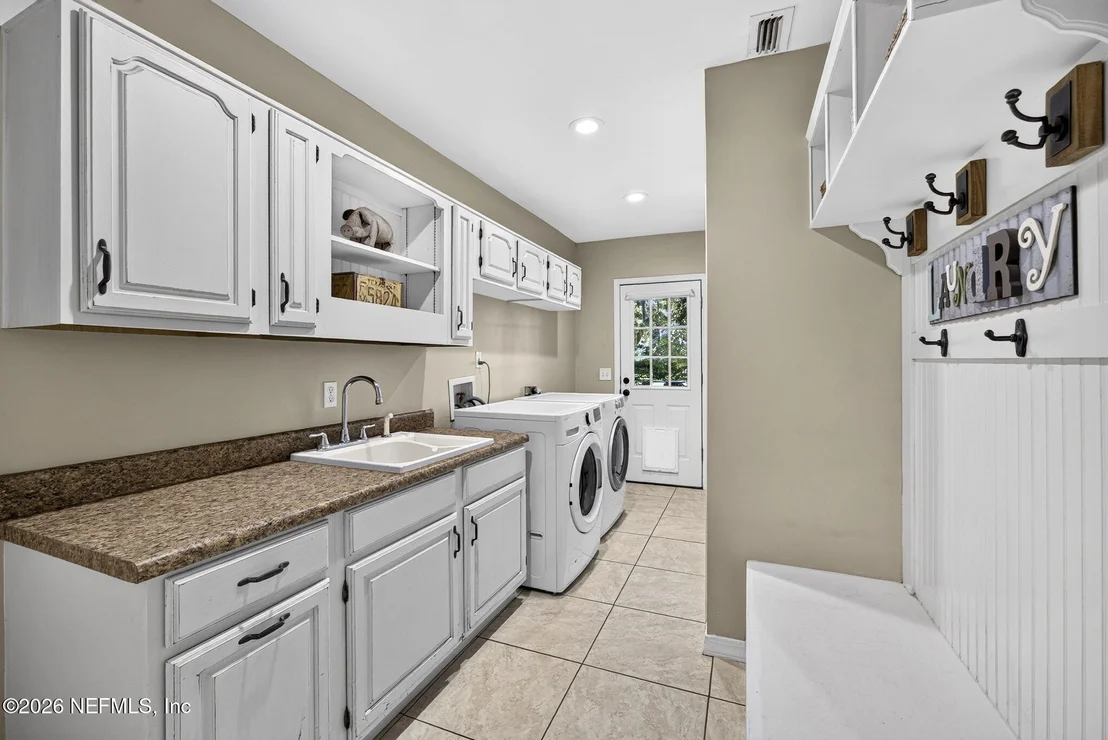 Photo of 8221 FOREST Court