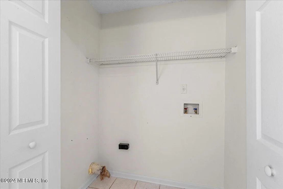 Photo of 1221 MACLAREN Street