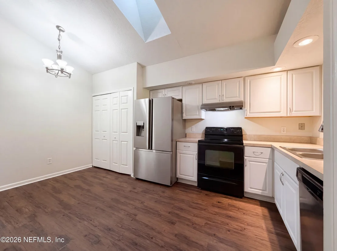 Photo of 2512 TOWNSQUARE Drive