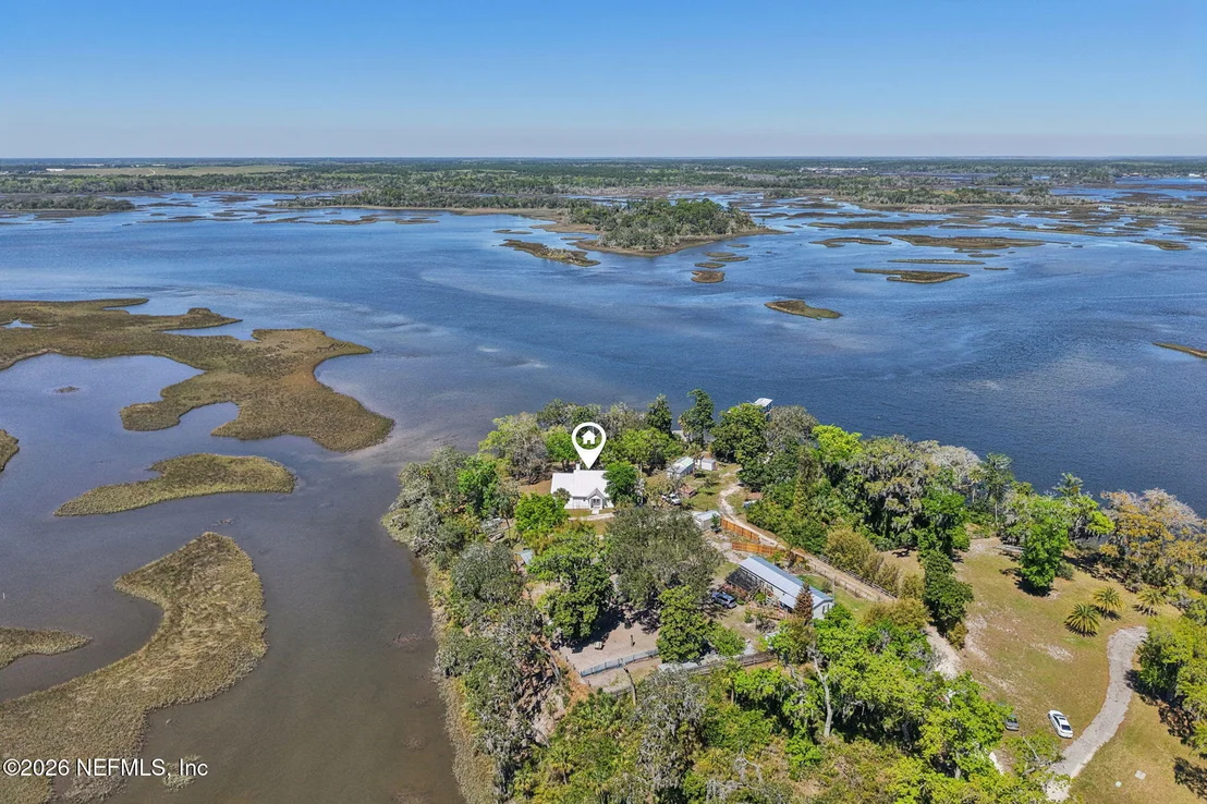 Photo of Unit 17 at 5577 HECKSCHER Drive