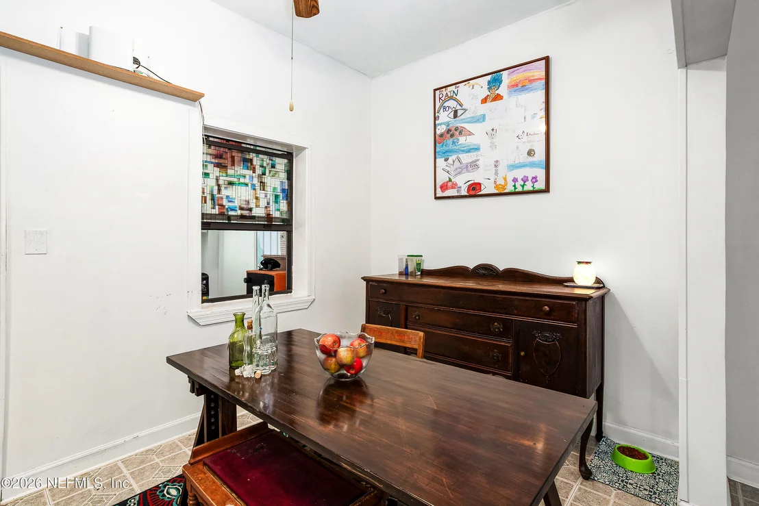 Photo of 5242 HELM Avenue