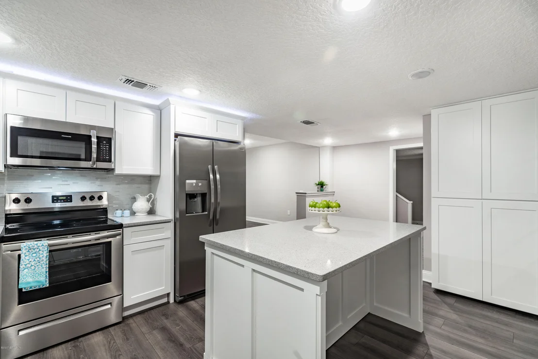 Photo of 335 SPRING FOREST Avenue