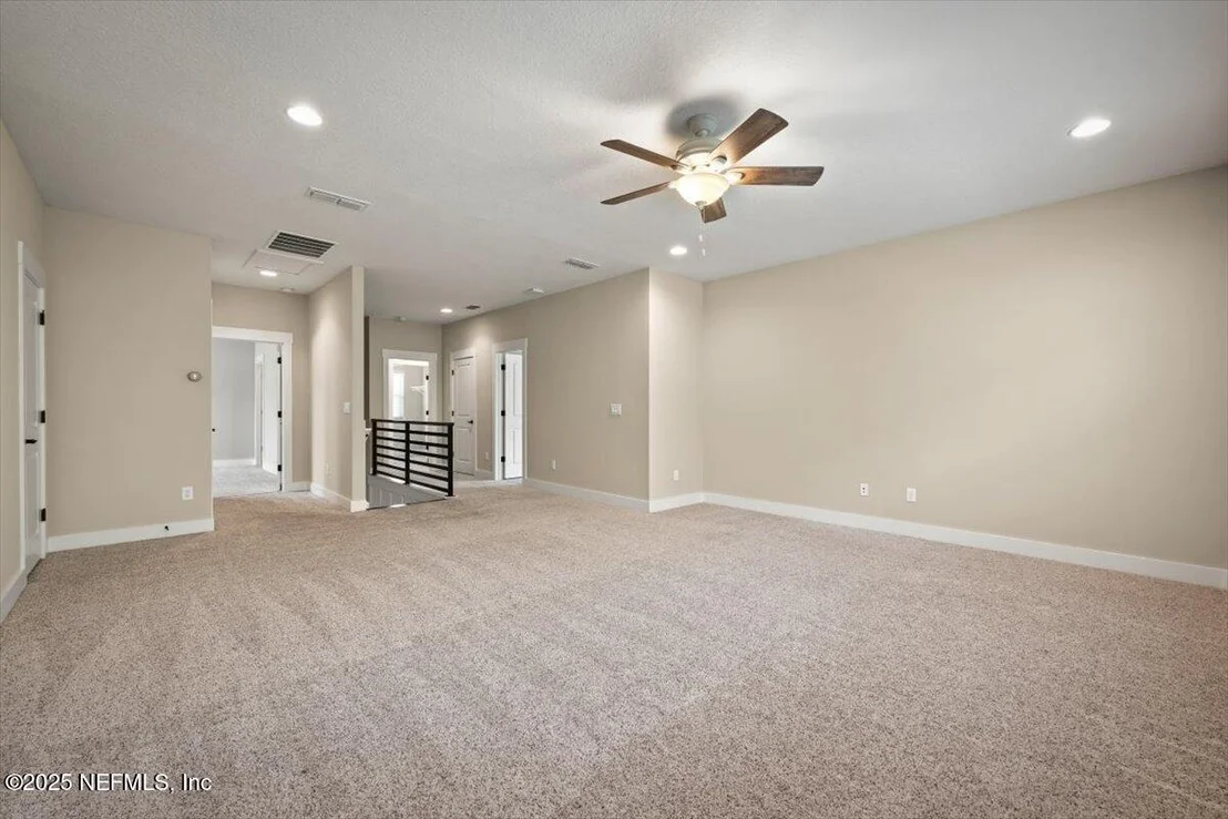 Photo of 305 SEAHILL Drive