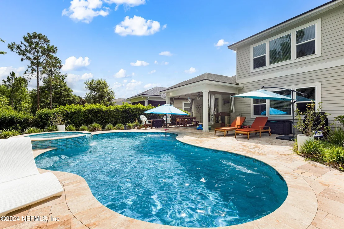 Photo of 387 PALISADE Drive