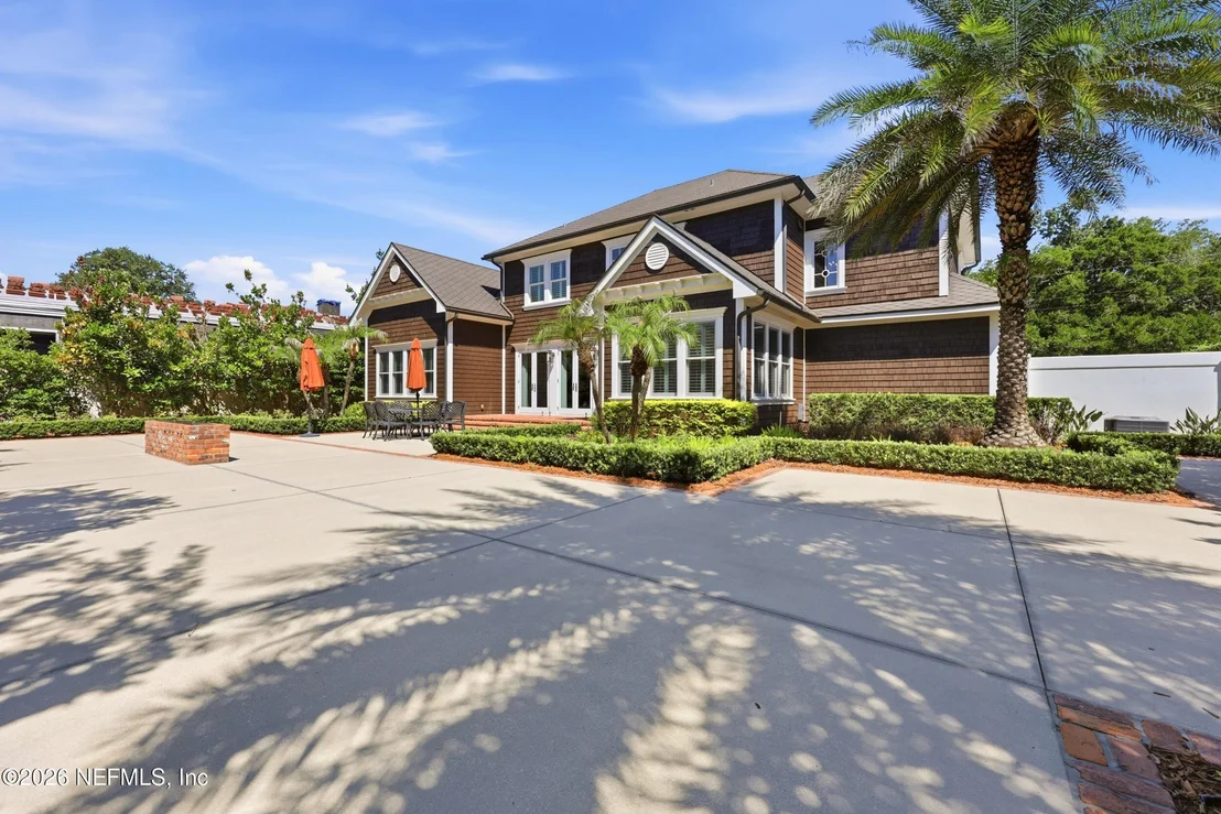Photo of 1030 MAPLE Lane