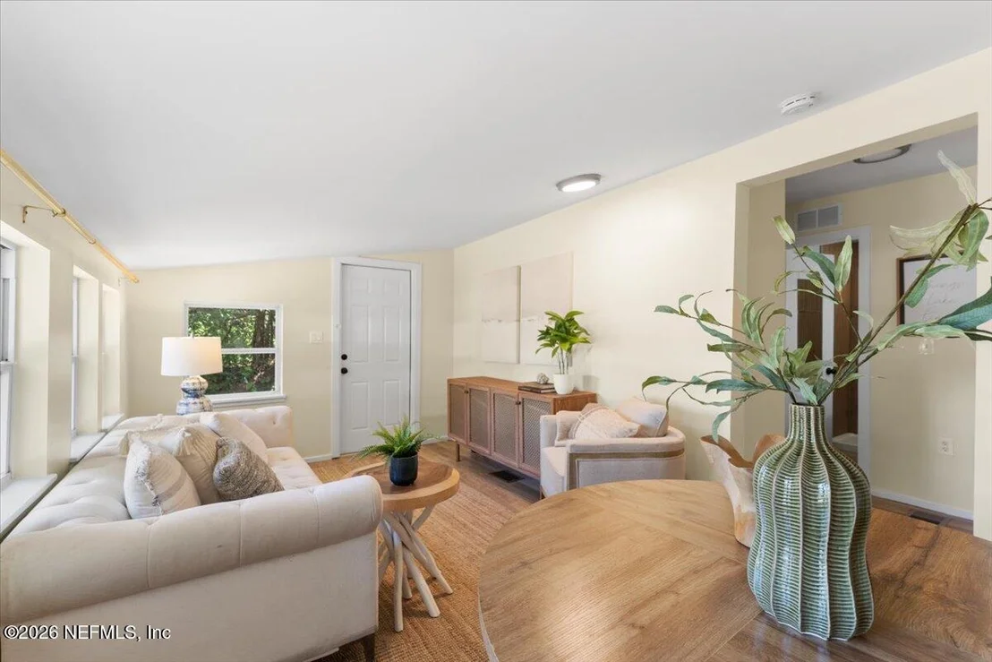 Photo of 531 LENA Street