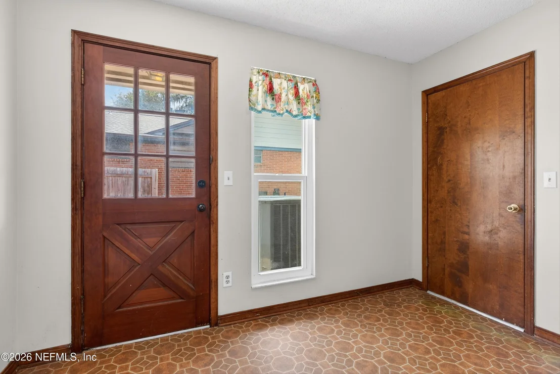 Photo of 5353 RIVERTON Road