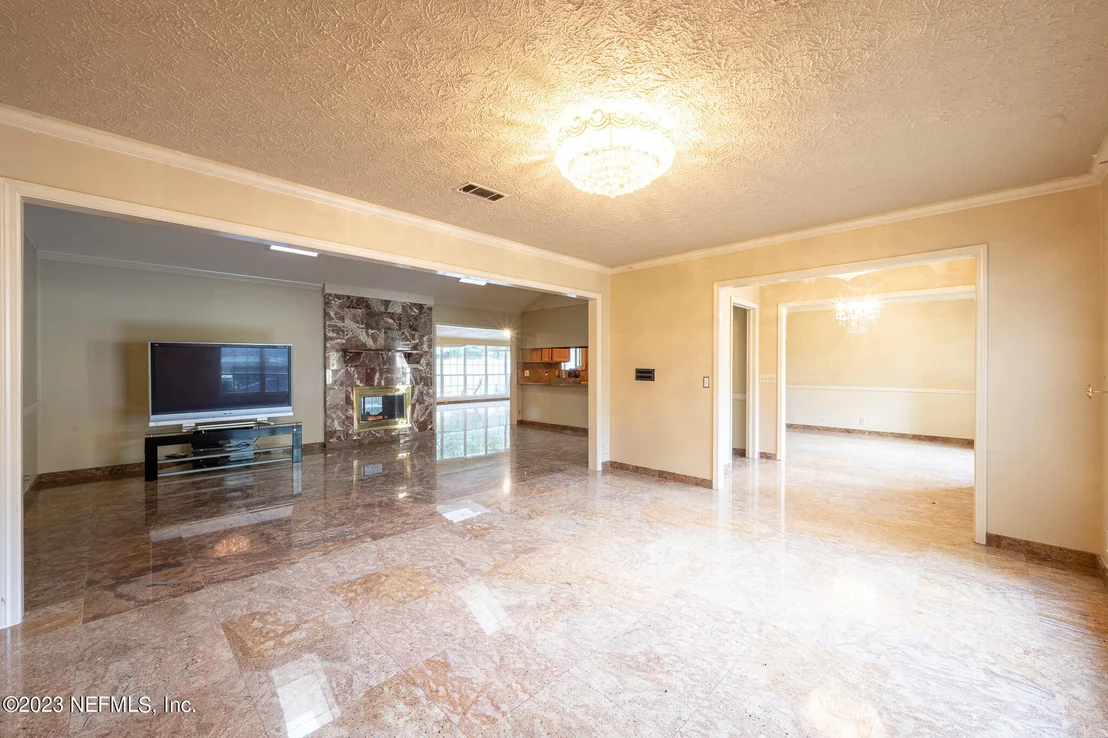 Photo of 4442 RIVER TRAIL Road