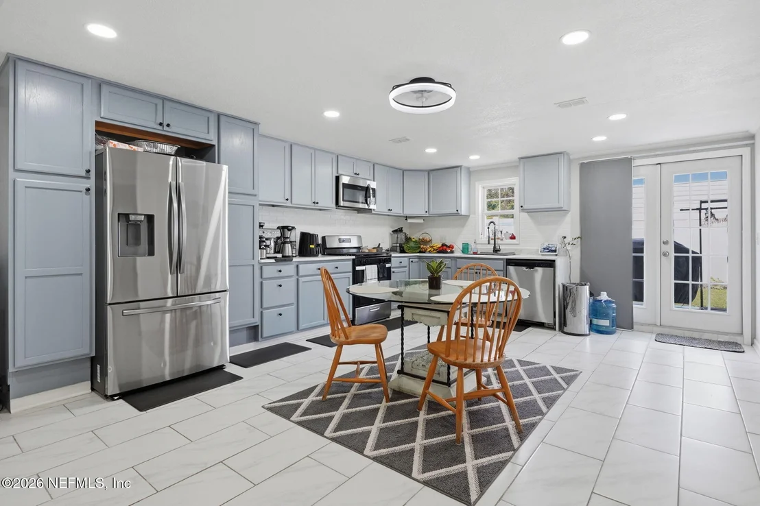Photo of 865 COLE Road