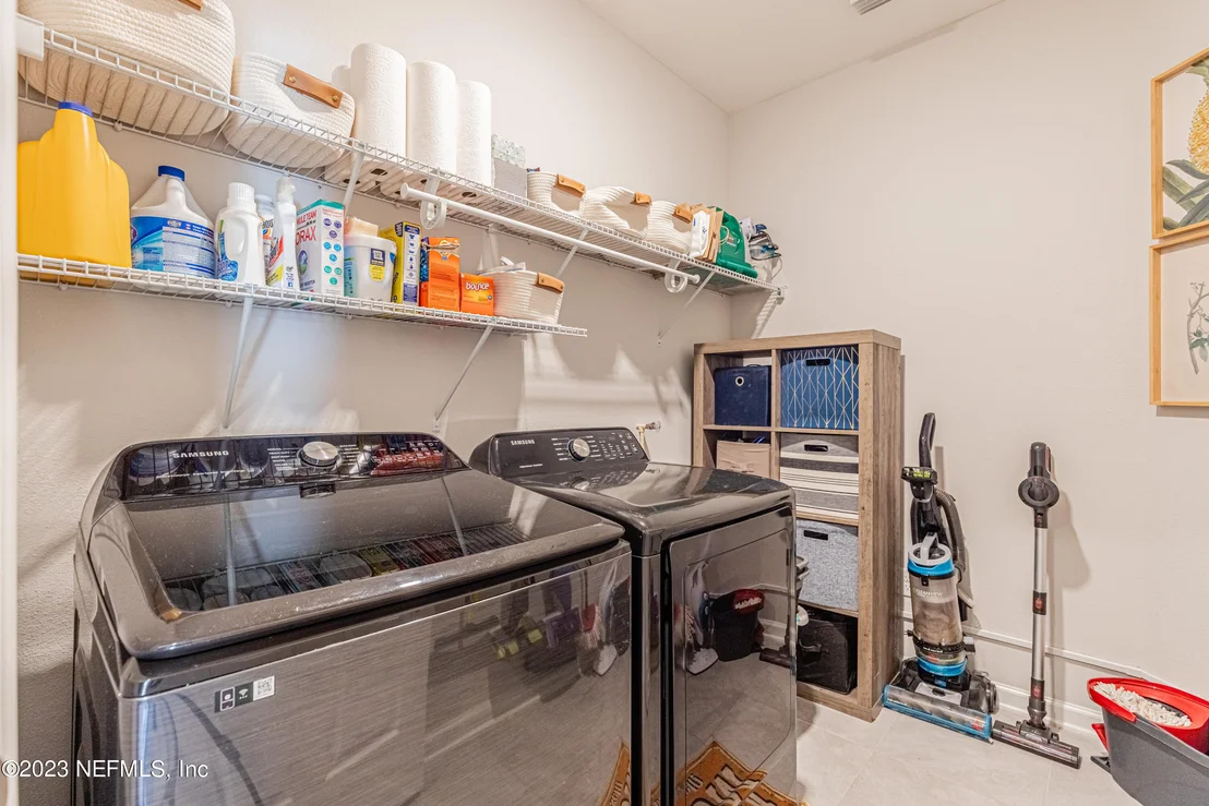 Photo of Unit 6 at 12056 BRIDGEHAMPTON Road