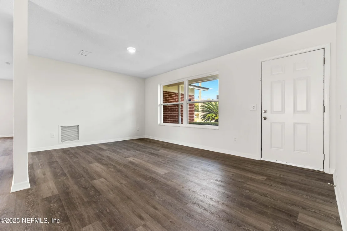 Photo of 5676 FLAGSTAFF Road