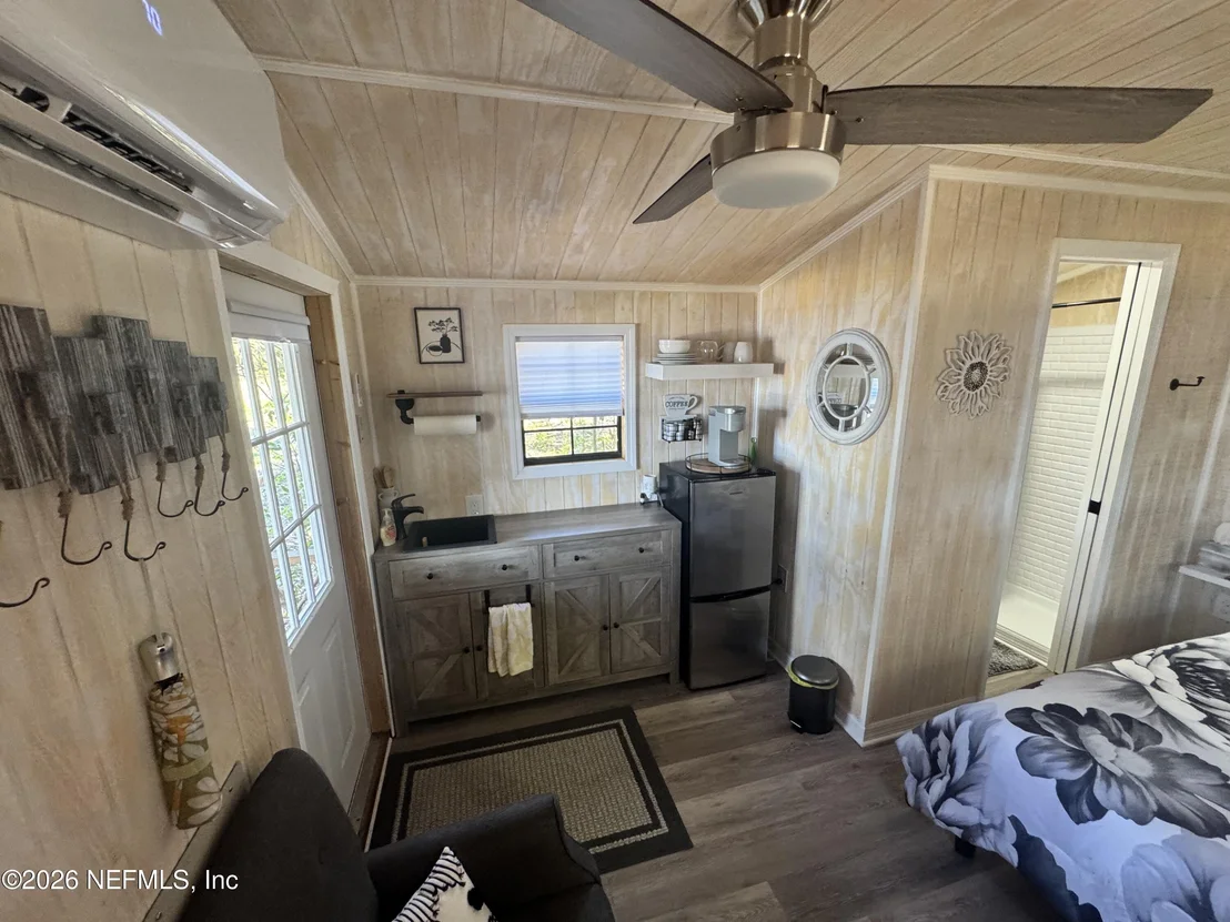 Photo of 113 STOCK Avenue