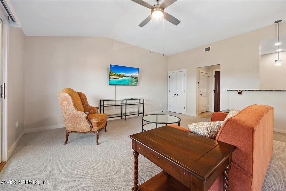 Photo of Unit 302 at 945 REGISTRY Boulevard