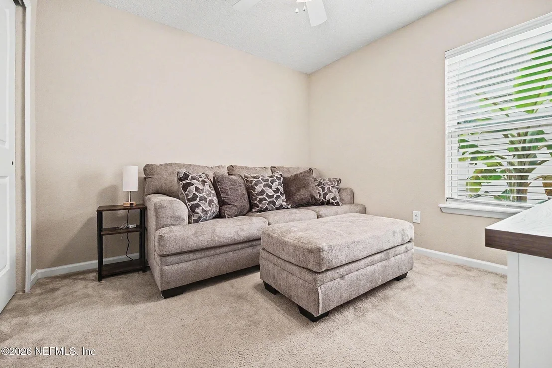 Photo of 16013 HUTTON Lane