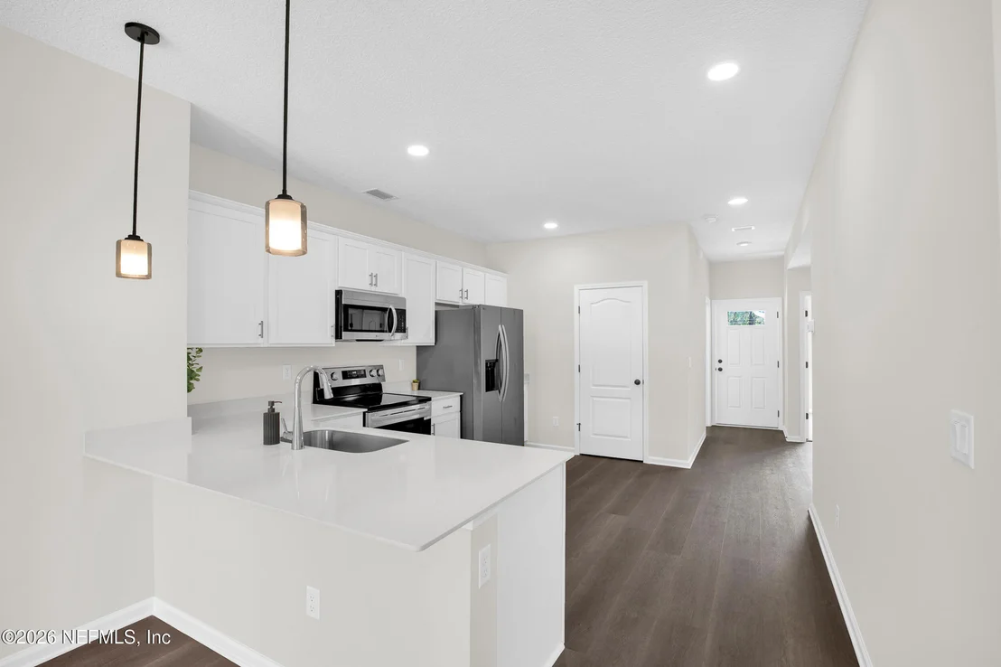 Photo of 126 ROBERTS Boulevard