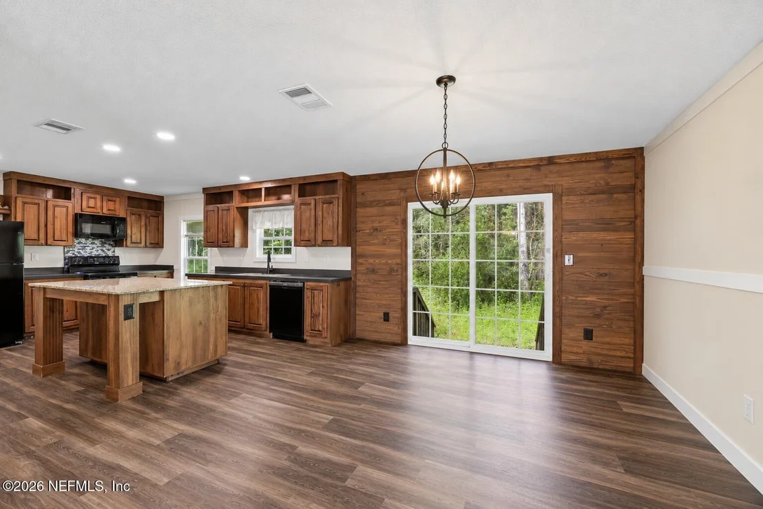 Photo of 7720 CRANBROOKE Road