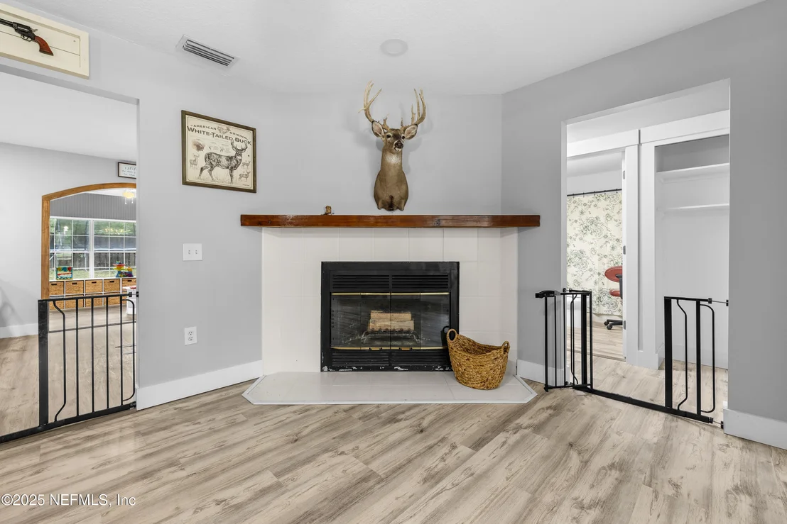 Photo of 5263 ELLEN Court