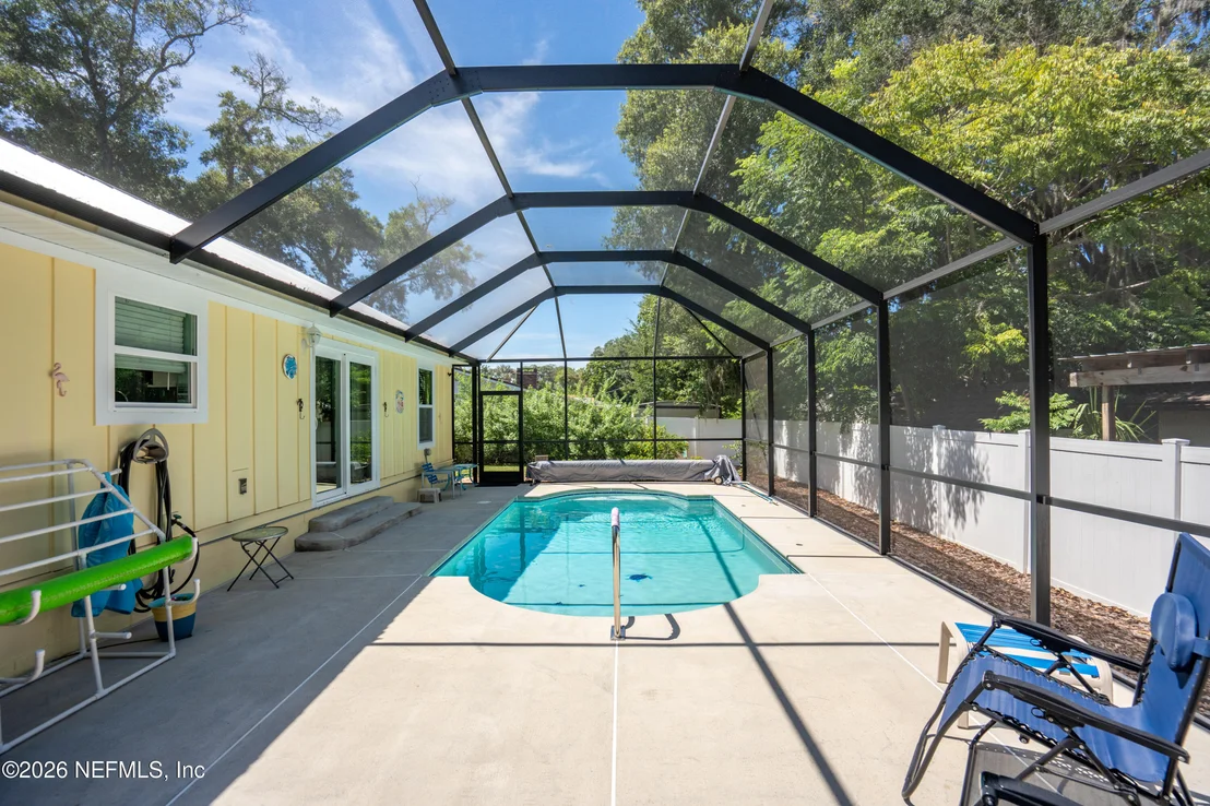 Photo of 907 QUEEN Road