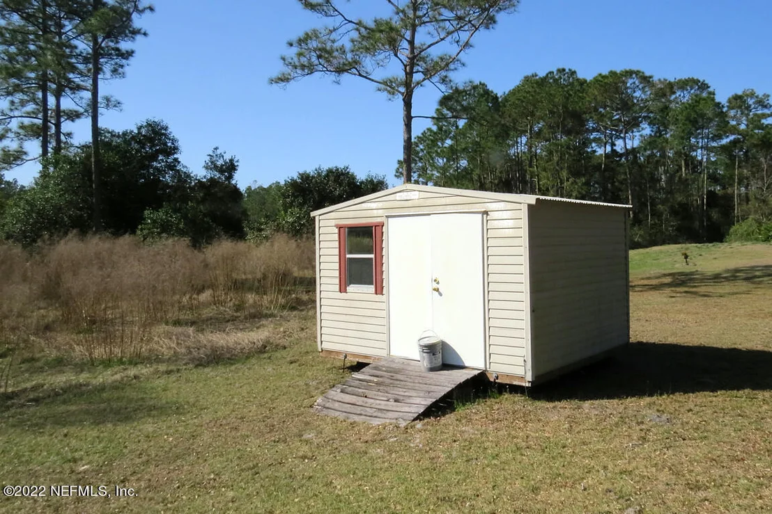 Photo of 121 SEMINOLE Trail