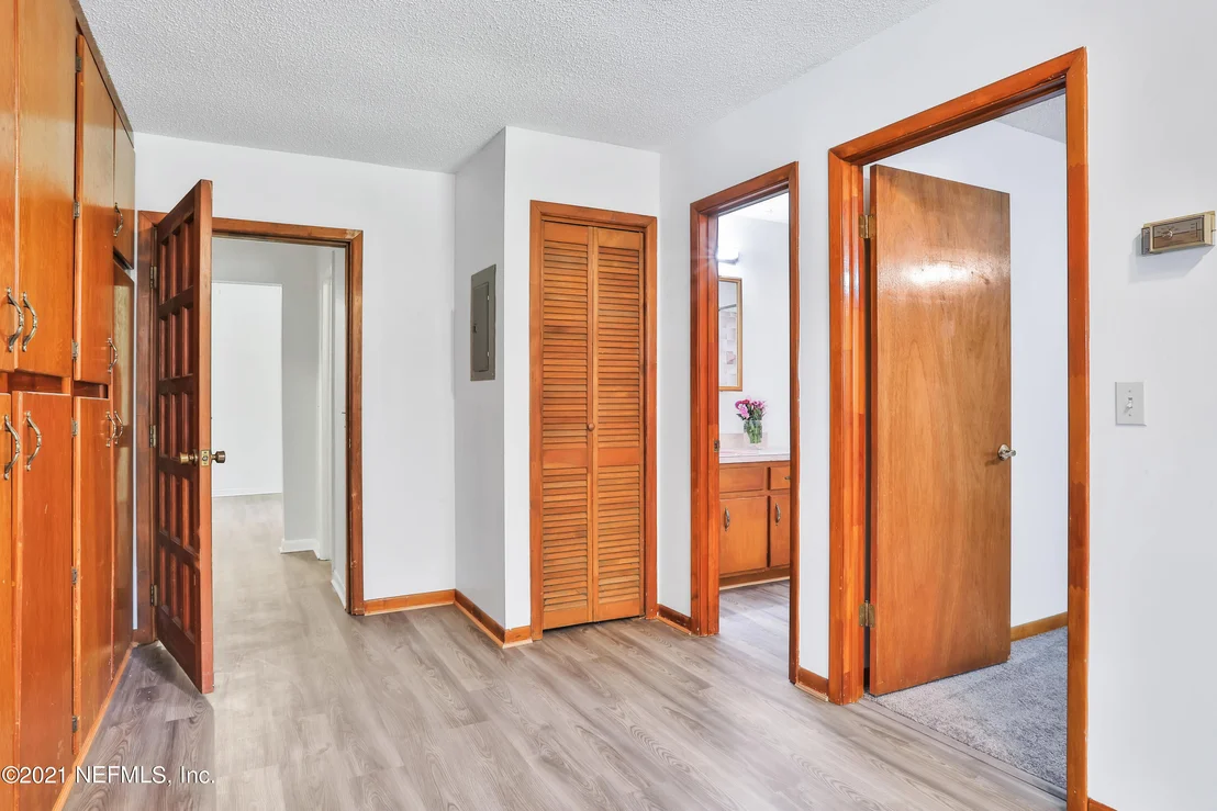 Photo of 141 HOLLYWOOD FOREST Drive