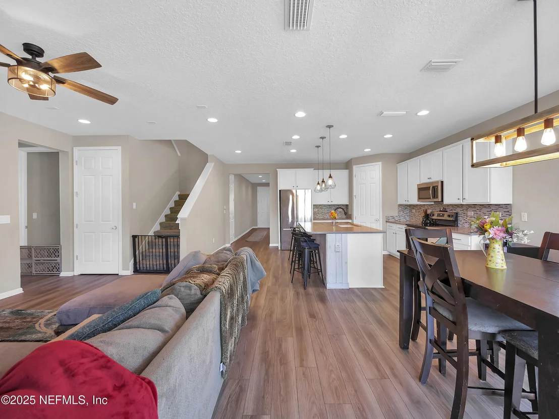 Photo of 695 SANDSTONE Drive