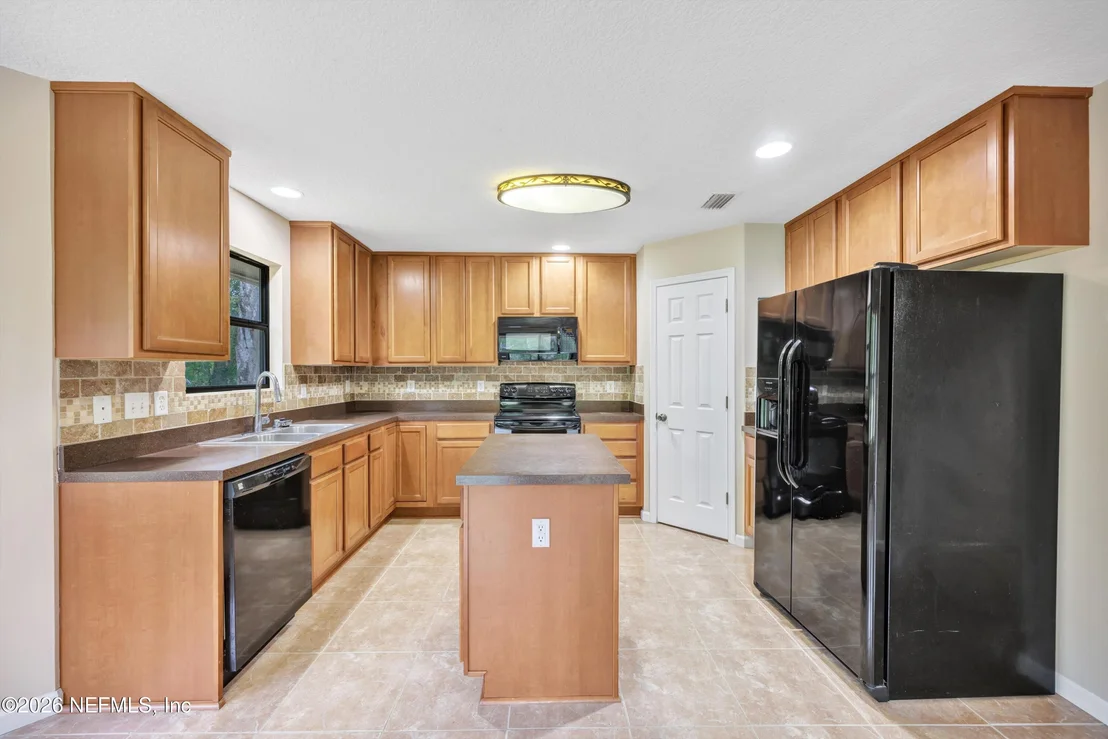 Photo of 14453 DENTON Road