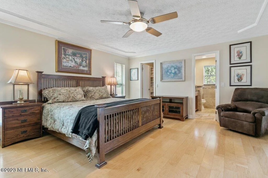 Photo of 241 OAK Drive S