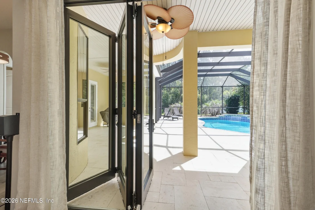 Photo of 804 STELLING Court