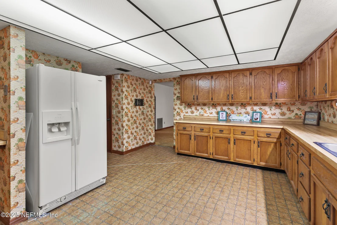 Photo of 1885 RIVER OAKS Drive
