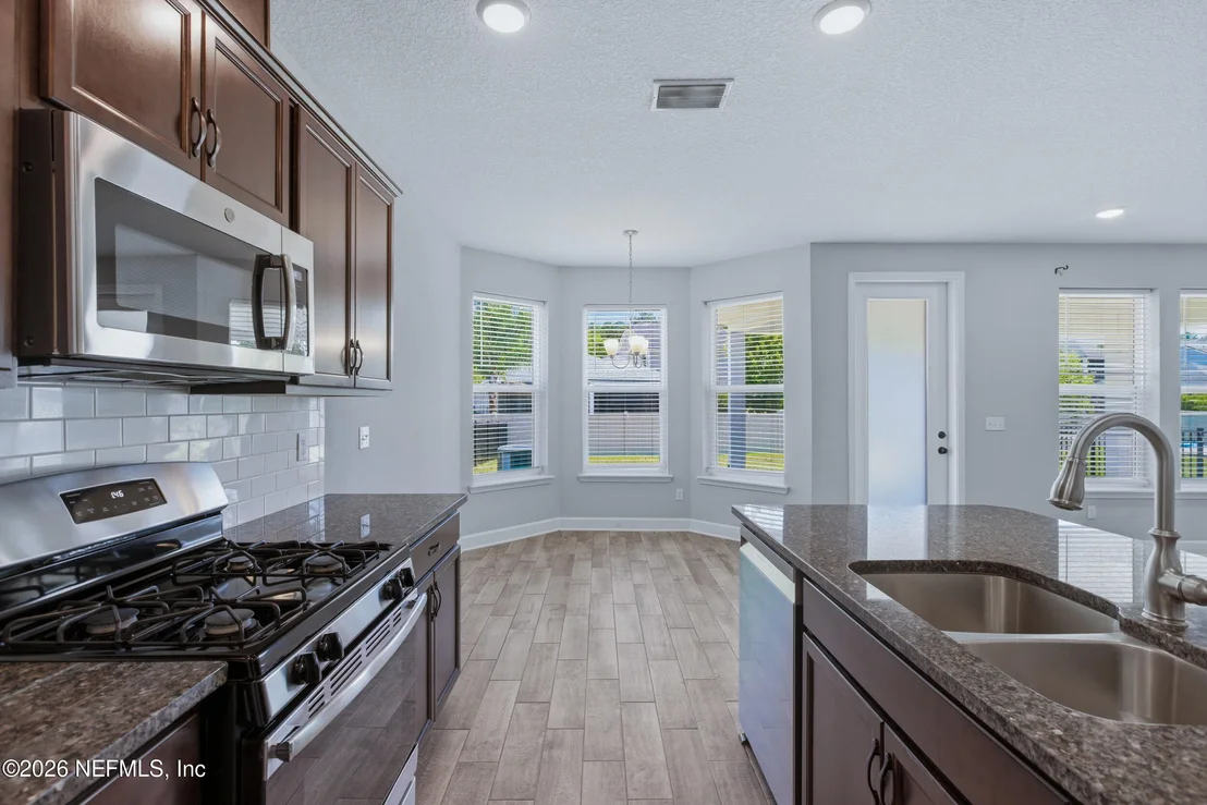 Photo of 213 FOXCROSS Avenue