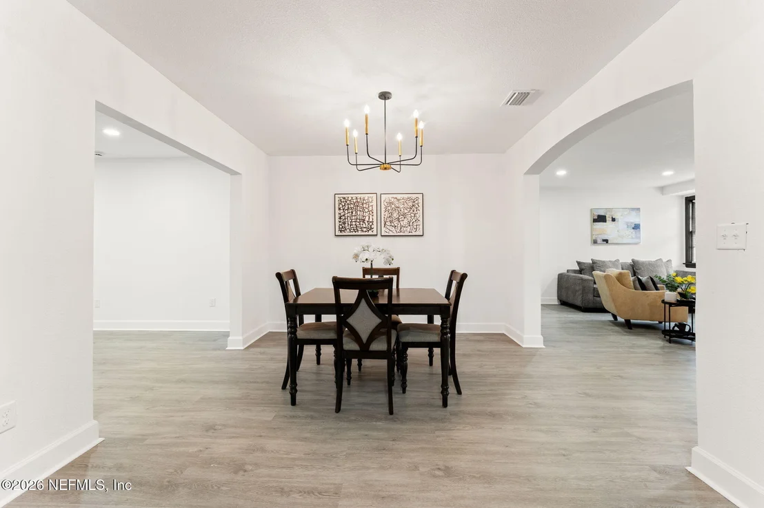 Photo of 2131 REDFERN Road