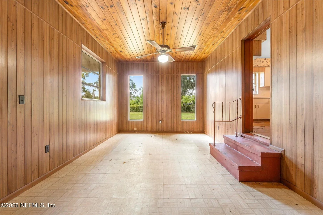 Photo of 786 W RIVER Road