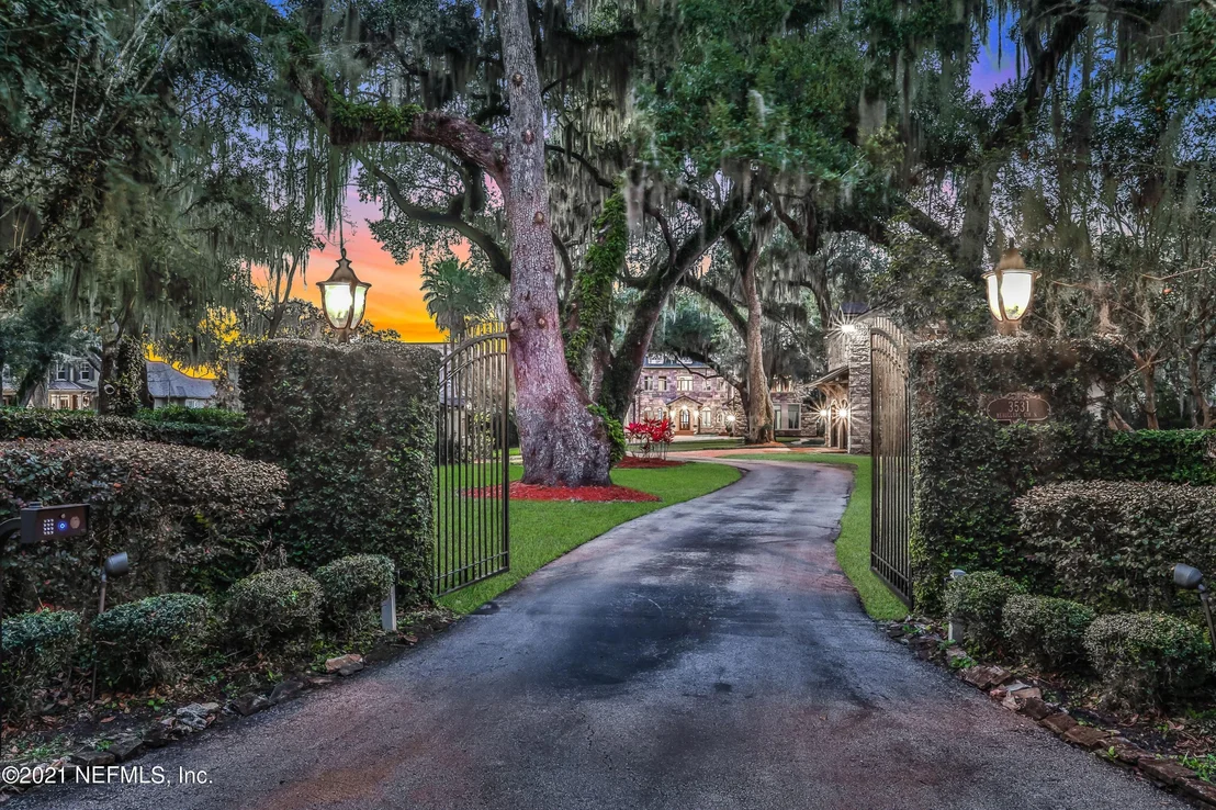 Photo of 3531 BEAUCLERC Circle N